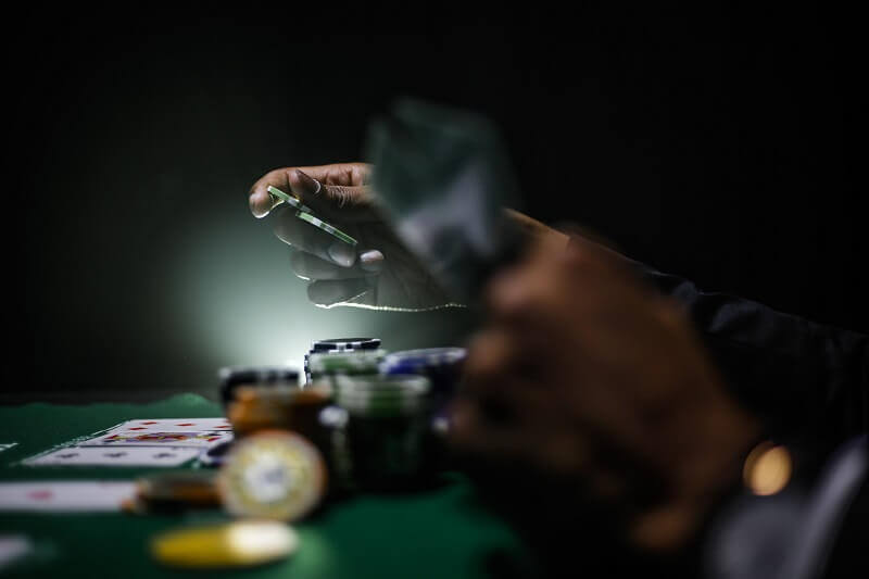 The Art of Bluffing in Casino Poker Games